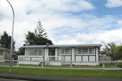 Photo of property in 12 Jupiter Street, Rosehill, Papakura, 2113