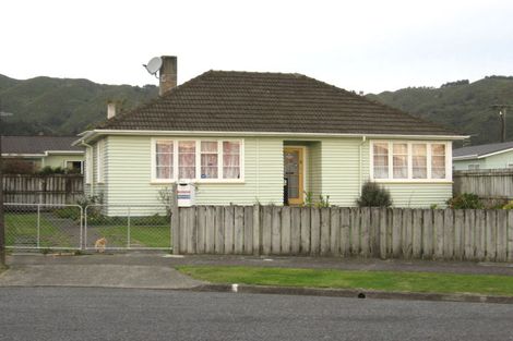 Photo of property in 1/22 Barton Grove, Naenae, Lower Hutt, 5011