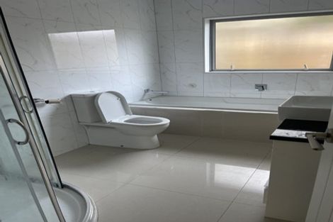 Photo of property in 98 Tiriwa Drive, Massey, Auckland, 0614