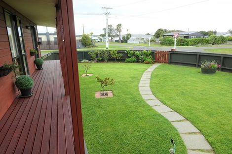 Photo of property in 11 Te Awa Street, Foxton Beach, Foxton, 4815
