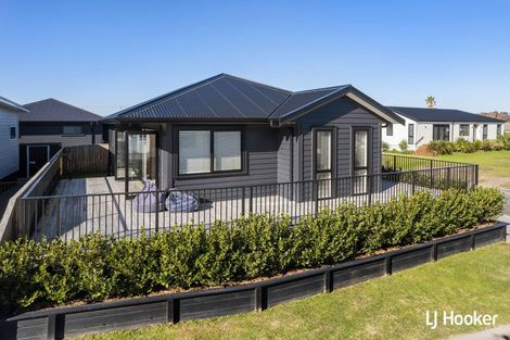 Photo of property in 5 Moet Crescent, Waihi Beach, 3611