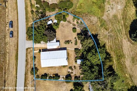 Photo of property in 6 Cambridge Road, Patearoa, 9398
