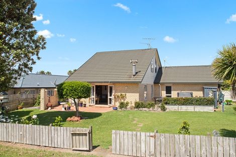 Photo of property in 67 Elsie Drive, Waiuku, 2123