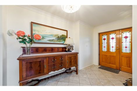 Photo of property in 16 San Lorenzo Rise, Henderson, Auckland, 0612