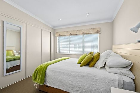 Photo of property in 5 Eaves Bush Parade, Orewa, 0931