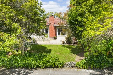 Photo of property in 5 Montgomery Terrace, Hokowhitu, Palmerston North, 4410