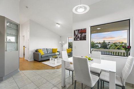 Photo of property in 31 Lastel Place, Shelly Park, Auckland, 2014