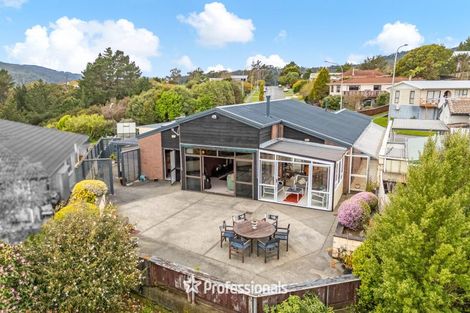 Photo of property in 1 Aldersgate Grove, Stokes Valley, Lower Hutt, 5019