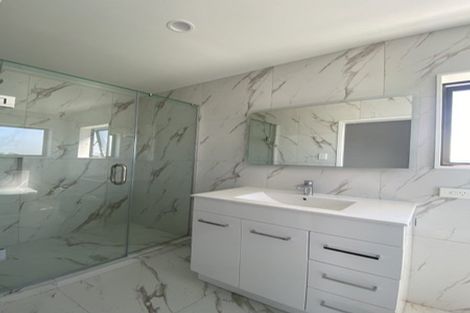 Photo of property in 13a Orton Street, Glenfield, Auckland, 0627