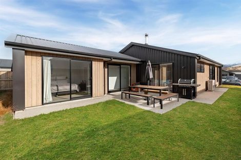 Photo of property in 43 Howden Drive, Jacks Point, 9371