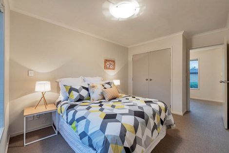 Photo of property in 11 Barnea Circle, Glen Eden, Auckland, 0602