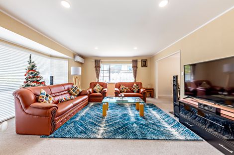 Photo of property in 147 Millhouse Drive, Golflands, Auckland, 2013