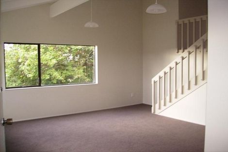 Photo of property in 2/4 Catrina Avenue, Birkenhead, Auckland, 0626