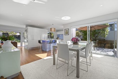 Photo of property in 12 Rangitoto Terrace, Milford, Auckland, 0620