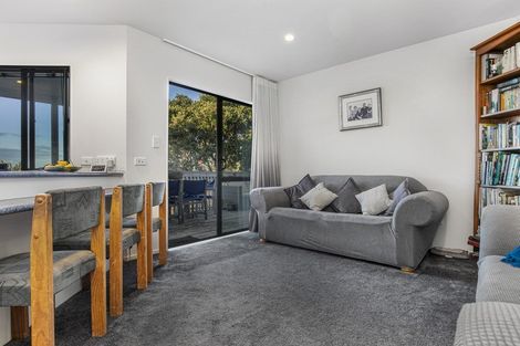 Photo of property in 66 Waiora Road, Stanmore Bay, Whangaparaoa, 0932