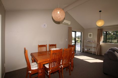 Photo of property in 2/29 Beaudine Avenue, Glenfield, Auckland, 0629