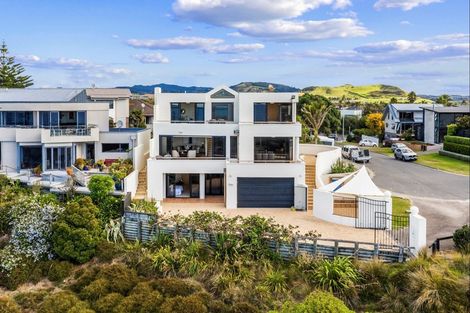 Photo of property in 8a Pacific View Road, Papamoa Beach, Papamoa, 3118