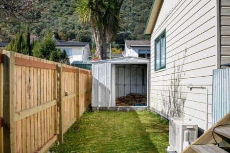 Photo of property in 1/44 Dorset Street, Picton, 7220