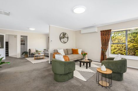 Photo of property in 122 Westchester Drive, Churton Park, Wellington, 6037