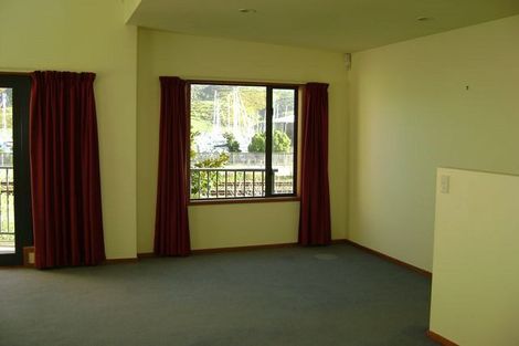 Photo of property in 22 Marina View, Paremata, Porirua, 5026