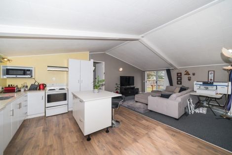 Photo of property in 30 Tiller Close, Kelvin Grove, Palmerston North, 4414