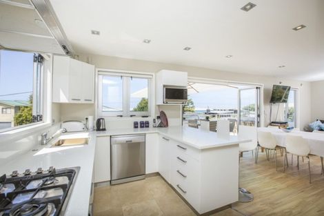 Photo of property in 32 Lincoln Street, Mangawhai Heads, Mangawhai, 0505