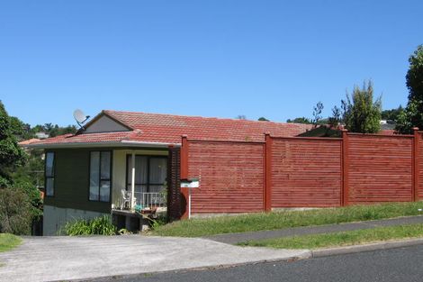 Photo of property in 1/26 Deverell Place, Northcross, Auckland, 0632