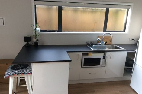 Photo of property in 23 Helleur Road, Massey, Auckland, 0614