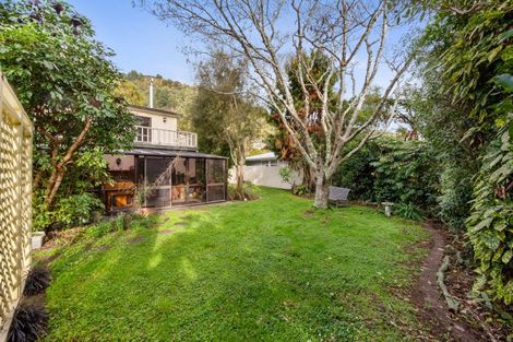 Photo of property in 34 Milton Terrace, Picton, 7220