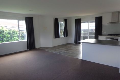 Photo of property in 43a Graham Avenue, Te Atatu Peninsula, Auckland, 0610