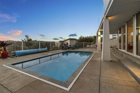 Photo of property in 146 Kittiwake Drive, Schnapper Rock, Auckland, 0632