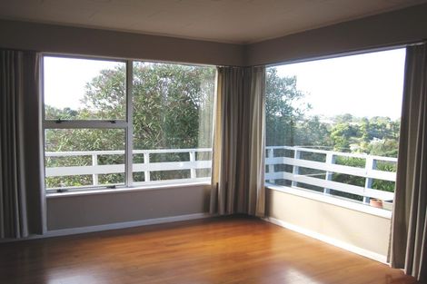 Photo of property in 729 East Coast Road, Browns Bay, Auckland, 0630
