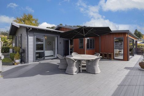 Photo of property in 2 Scenic Heights, Acacia Bay, Taupo, 3330
