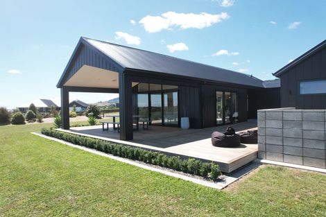 Photo of property in 18 Oriwa Lane, Levin, 5571