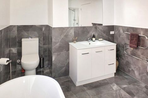 Photo of property in 17 Oxnam Place, Foxton Beach, Foxton, 4815