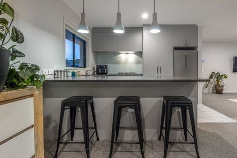 Photo of property in 28 Mooring Close, Whitby, Porirua, 5024