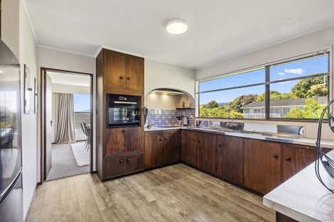 Photo of property in 19 Greyfriars Crescent, Tawa, Wellington, 5028