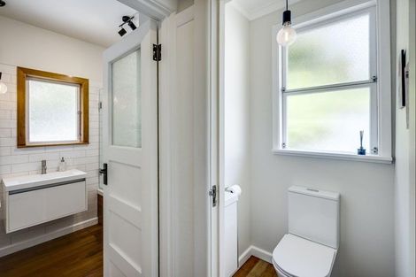 Photo of property in 5 Hooker Avenue, Hospital Hill, Napier, 4110