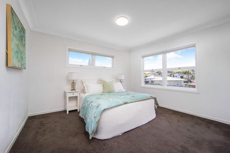 Photo of property in 34 Kohekohe Street, New Lynn, Auckland, 0600