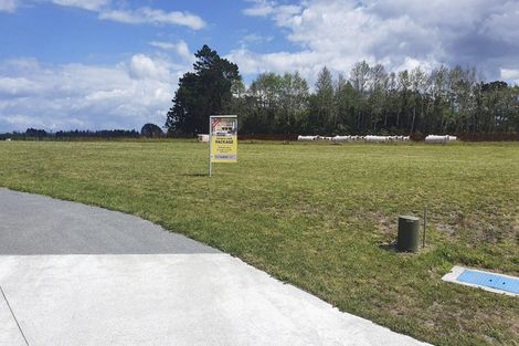 Photo of property in 41 Te Taniwha Road, One Tree Point, 0118