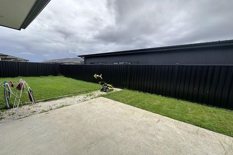 Photo of property in 5 Kerrigan Crescent, Wallaceville, Upper Hutt, 5018