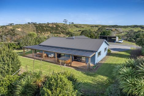 Photo of property in 499 Shelly Beach Road, South Head, Helensville, 0874