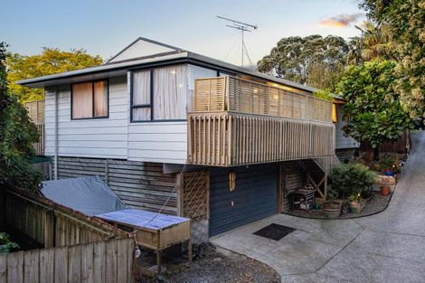 Photo of property in 25a Clairville Crescent, Wai O Taiki Bay, Auckland, 1072