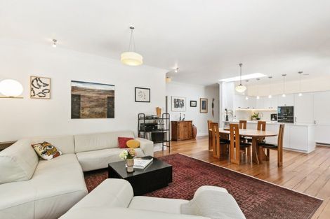 Photo of property in 60 Glen Road, Kelburn, Wellington, 6012