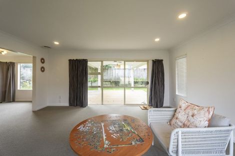 Photo of property in 9 Burleigh Place, Rototuna, Hamilton, 3210