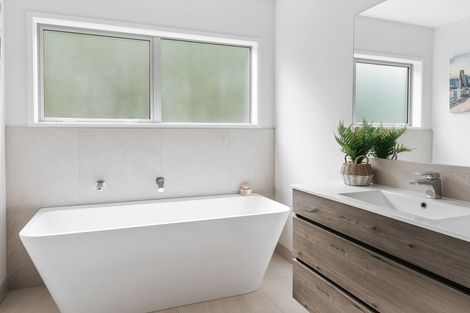 Photo of property in 60c Margaret Drive, Omokoroa, 3114