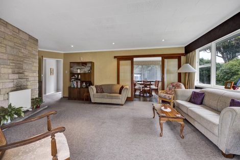 Photo of property in 2a Kendal Place, Merrilands, New Plymouth, 4312