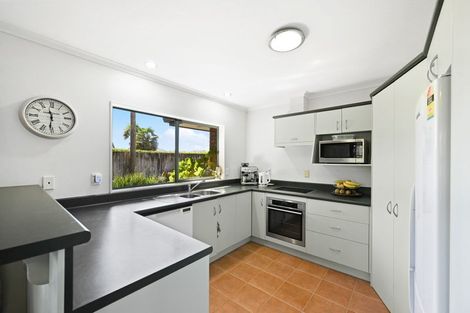 Photo of property in 33 Diomede Glade, Flagstaff, Hamilton, 3210