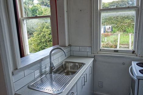 Photo of property in 15 Dee Street, Island Bay, Wellington, 6023