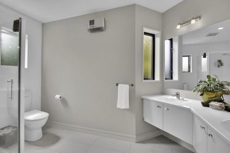 Photo of property in 28 Huntingdon Place, Avonhead, Christchurch, 8042